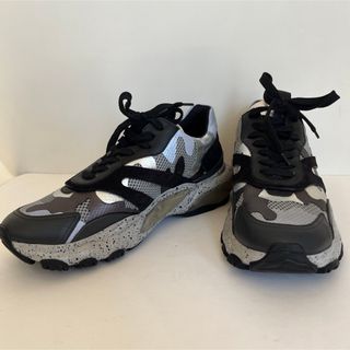 VALENTINO - 【中古品】VALENTINO バレンティノ メンズスニーカー　41 男性シューズ