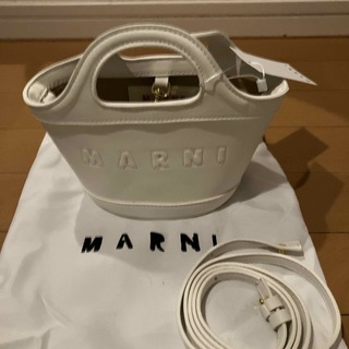 マルニ(Marni)のマルニ♡トロピカリアマイクロレザーバッグホワイト(トートバッグ)