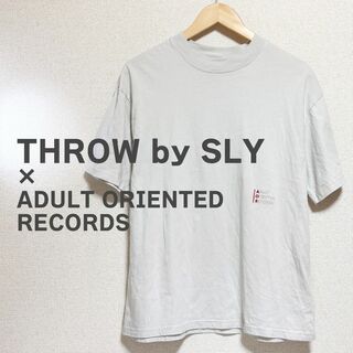SLY - THROW by SLY スローバイスライ　コラボ　Tシャツ　半袖　グレー　刺繍