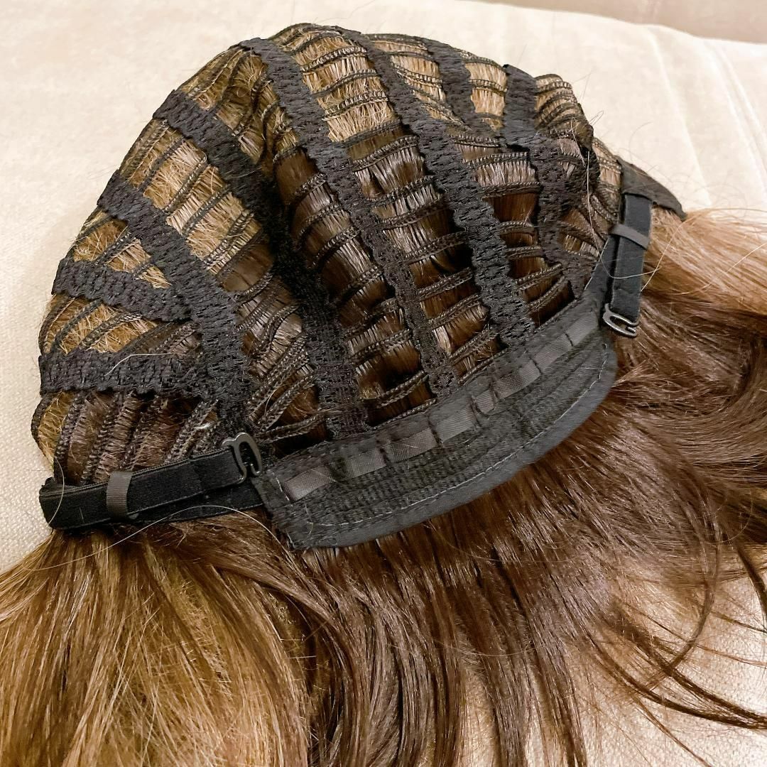 フルウィッグ　ショートレイヤー　ブラウンメッシュ ウィッグ 自然 女性 着け毛 レディースのヘアアクセサリー(その他)の商品写真