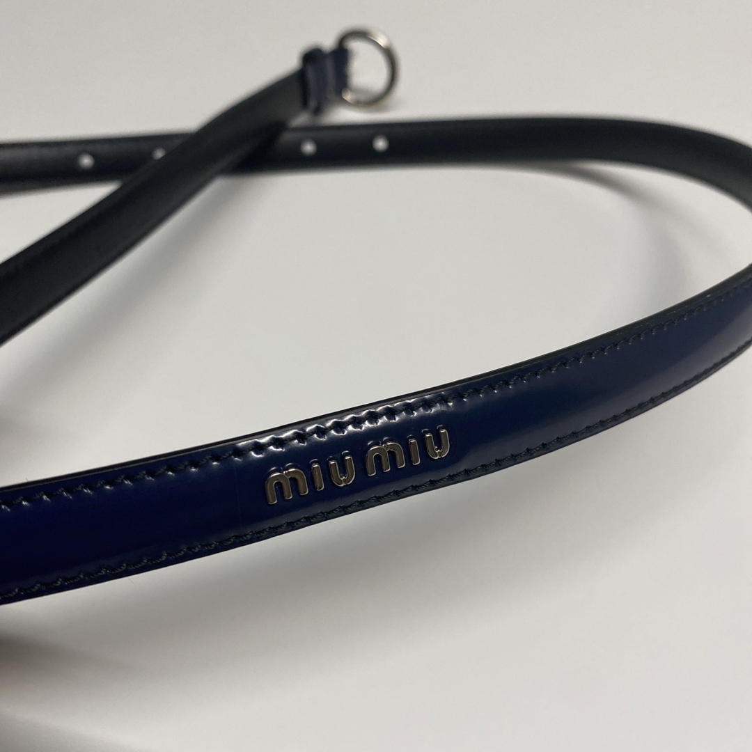 miumiu(ミュウミュウ)の新品未使用♡ミュウミュウ miumiu ベルト シルバー ネイビー 75 レディースのファッション小物(ベルト)の商品写真