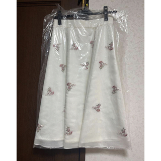 レッセパッセ(LAISSE PASSE)の✳︎新品✳︎レッセパッセ✳︎花柄刺繍スカート✳︎(ひざ丈スカート)