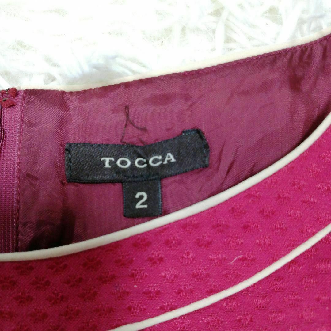 TOCCA(トッカ)のTOCCA トッカ　ワンピース　ジャガード　膝丈　リボン　赤　レッド　M レディースのワンピース(ひざ丈ワンピース)の商品写真