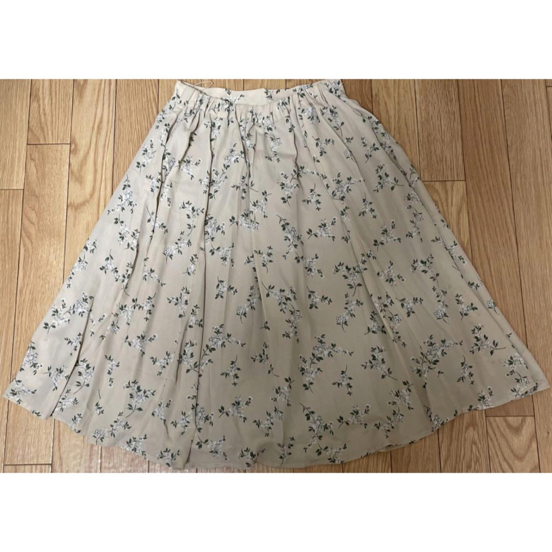 ⭐︎earth ⭐︎ミディ丈　フレアー　スカート レディースのスカート(ひざ丈スカート)の商品写真