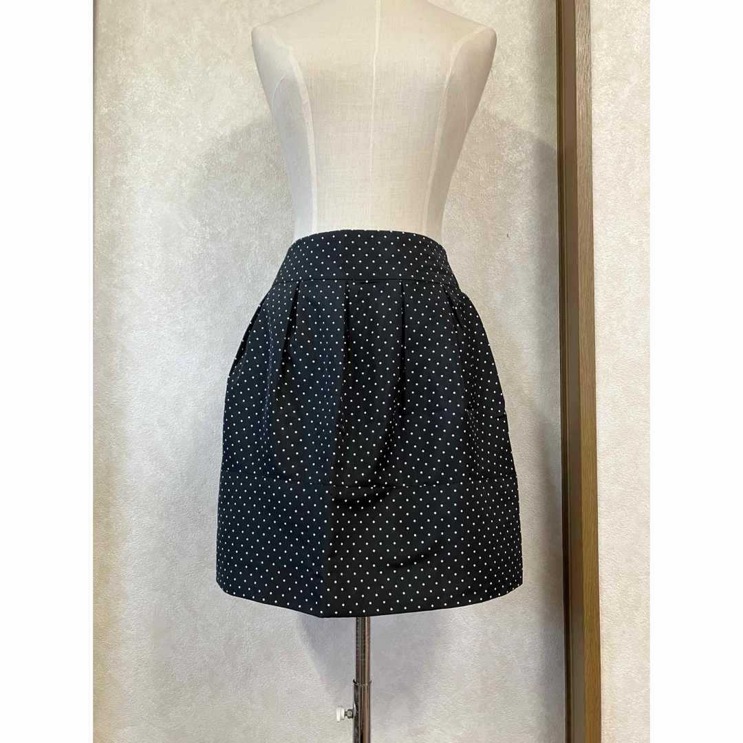 ZARA(ザラ)の♡ZARA美品ブラックホワイトドット柄ウエストタックコクーンスカート レディースのスカート(ひざ丈スカート)の商品写真