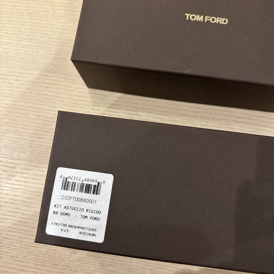 TOM FORD(トムフォード)の美品TOMFORD サングラス空箱 トムフォード レディースのバッグ(ショップ袋)の商品写真