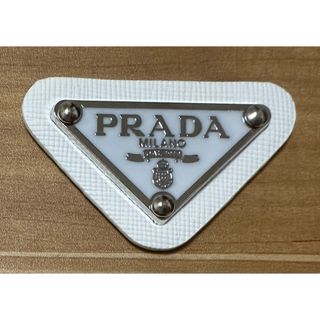 プラダ(PRADA)のPRADA ロゴプレートノベルティ　最安　プラダ　ブローチ　パーツ　ブラック１枚(各種パーツ)