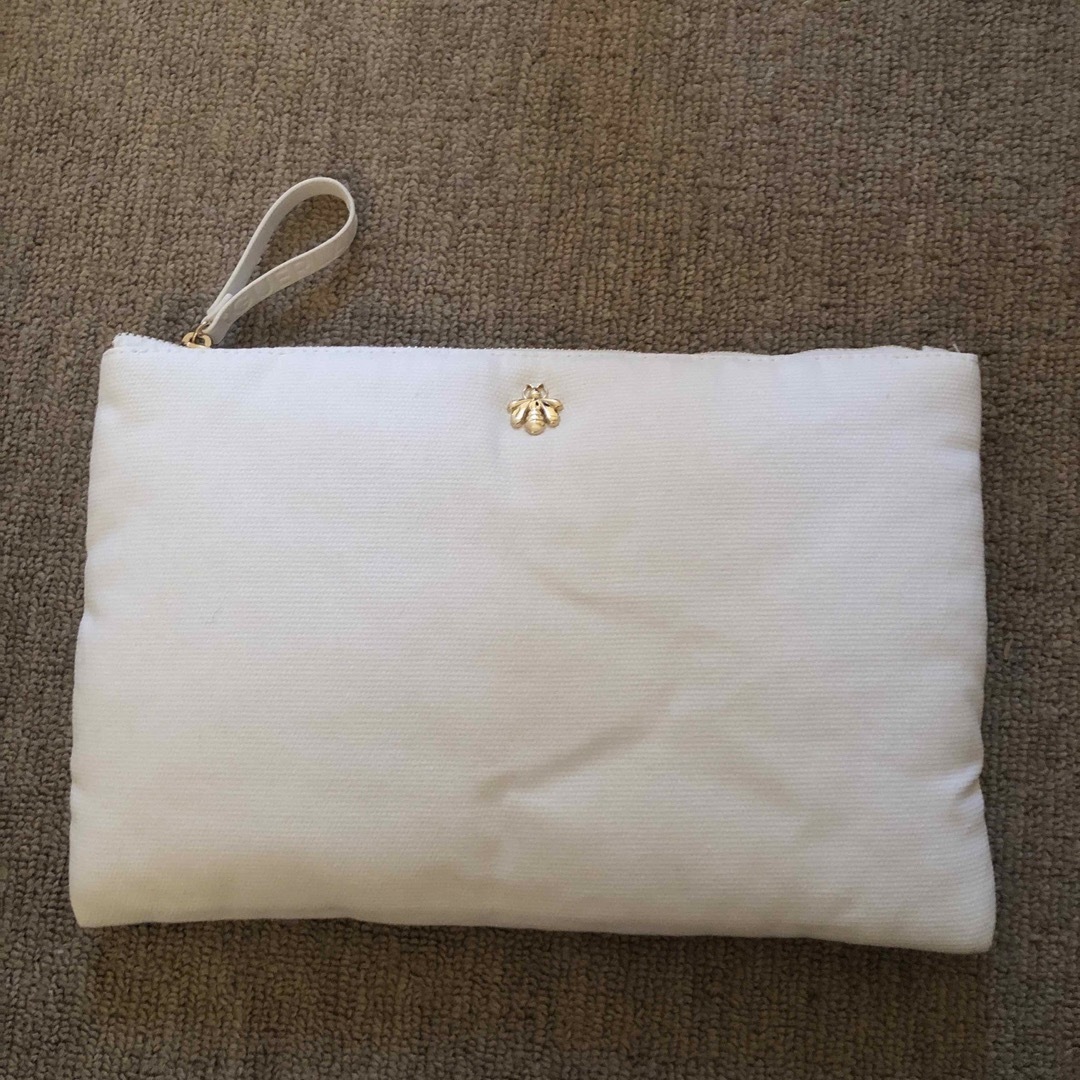 GUERLAIN(ゲラン)のGUERLAIN white pouch レディースのファッション小物(ポーチ)の商品写真