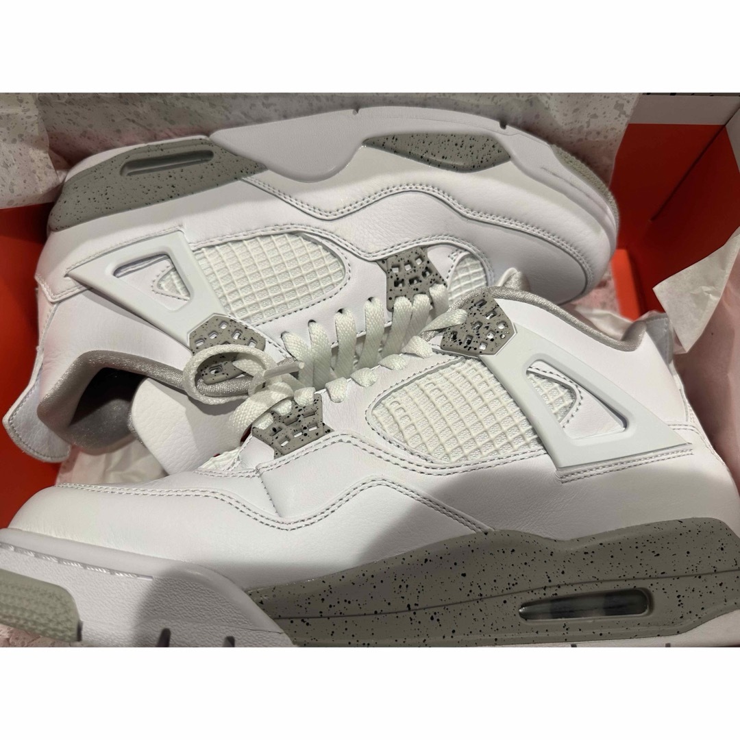 NIKE(ナイキ)のNIKE AIR JORDAN 4 RETRO WHITE OREO US9 メンズの靴/シューズ(スニーカー)の商品写真