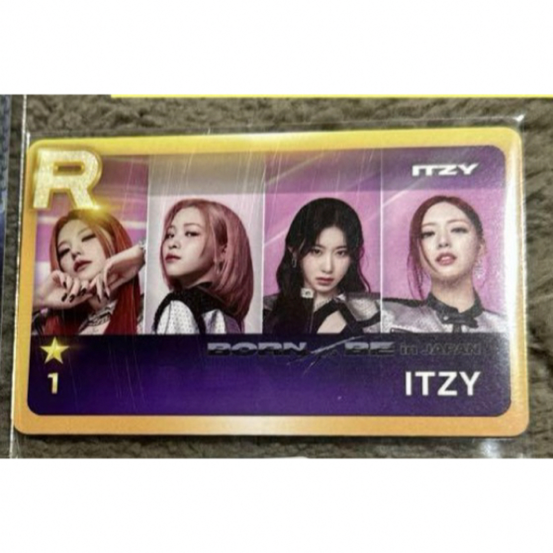 ITZY(イッチ)のITZY会場限定 SSJYP SUPER STAR トレカ エンタメ/ホビーのタレントグッズ(アイドルグッズ)の商品写真