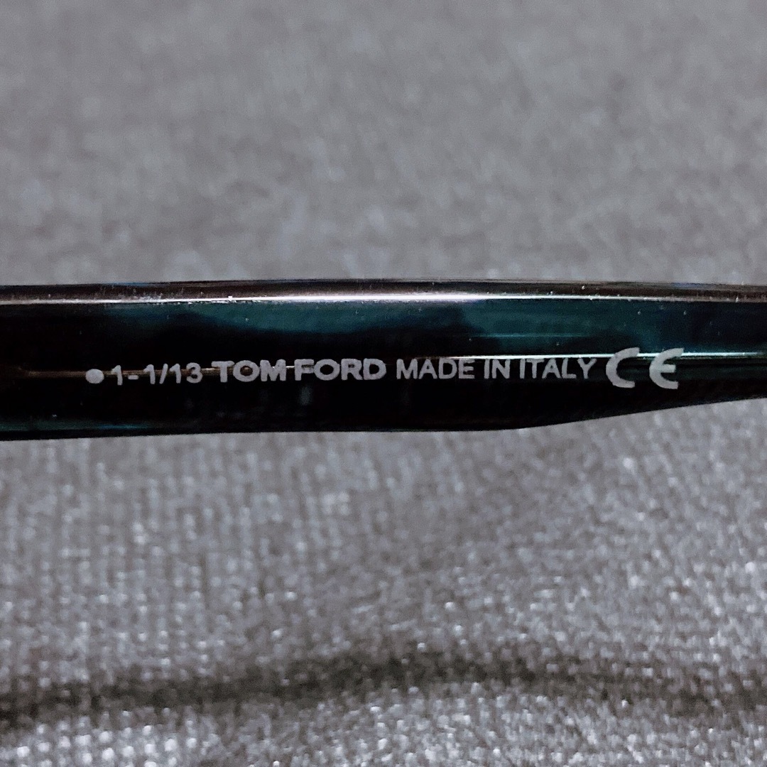 TOM FORD EYEWEAR(トムフォードアイウェア)の付属品完備美品！　TOM FORD ブルーマーブルメガネ　TF5277-086 メンズのファッション小物(サングラス/メガネ)の商品写真