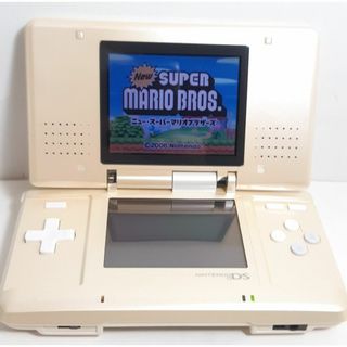 ニンテンドーDS(ニンテンドーDS)の【動作品】任天堂　初代　DS　ホワイト　充電器付属　Nintendo　破損部あり(携帯用ゲーム機本体)