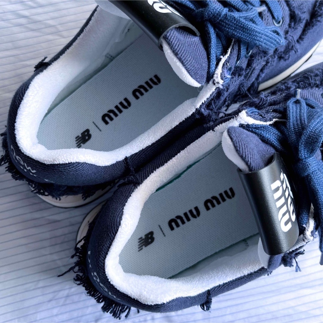 miumiu(ミュウミュウ)のMiu Miu × New Balance 574 デニムスニーカー 約25cm レディースの靴/シューズ(スニーカー)の商品写真