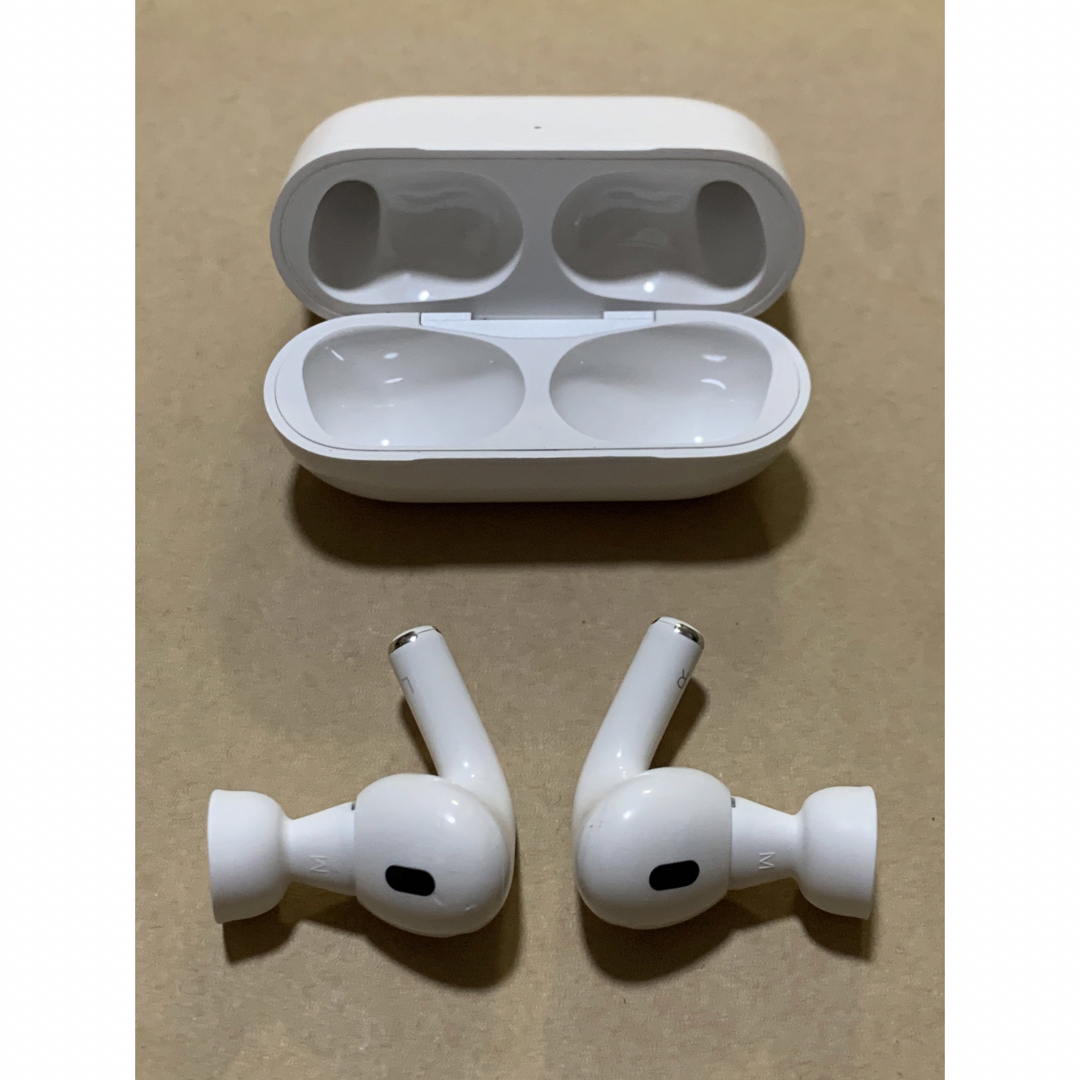 Apple(アップル)の★純正★Apple AirPods Pro 第2世代★エアポッズ プロ＿A スマホ/家電/カメラのオーディオ機器(ヘッドフォン/イヤフォン)の商品写真