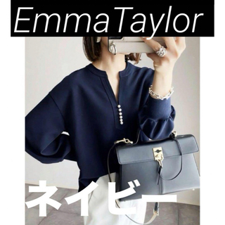 Emma Taylor - EmmaTaylor ▪️イージーケアパール釦キーネックロングスリーブブラウス