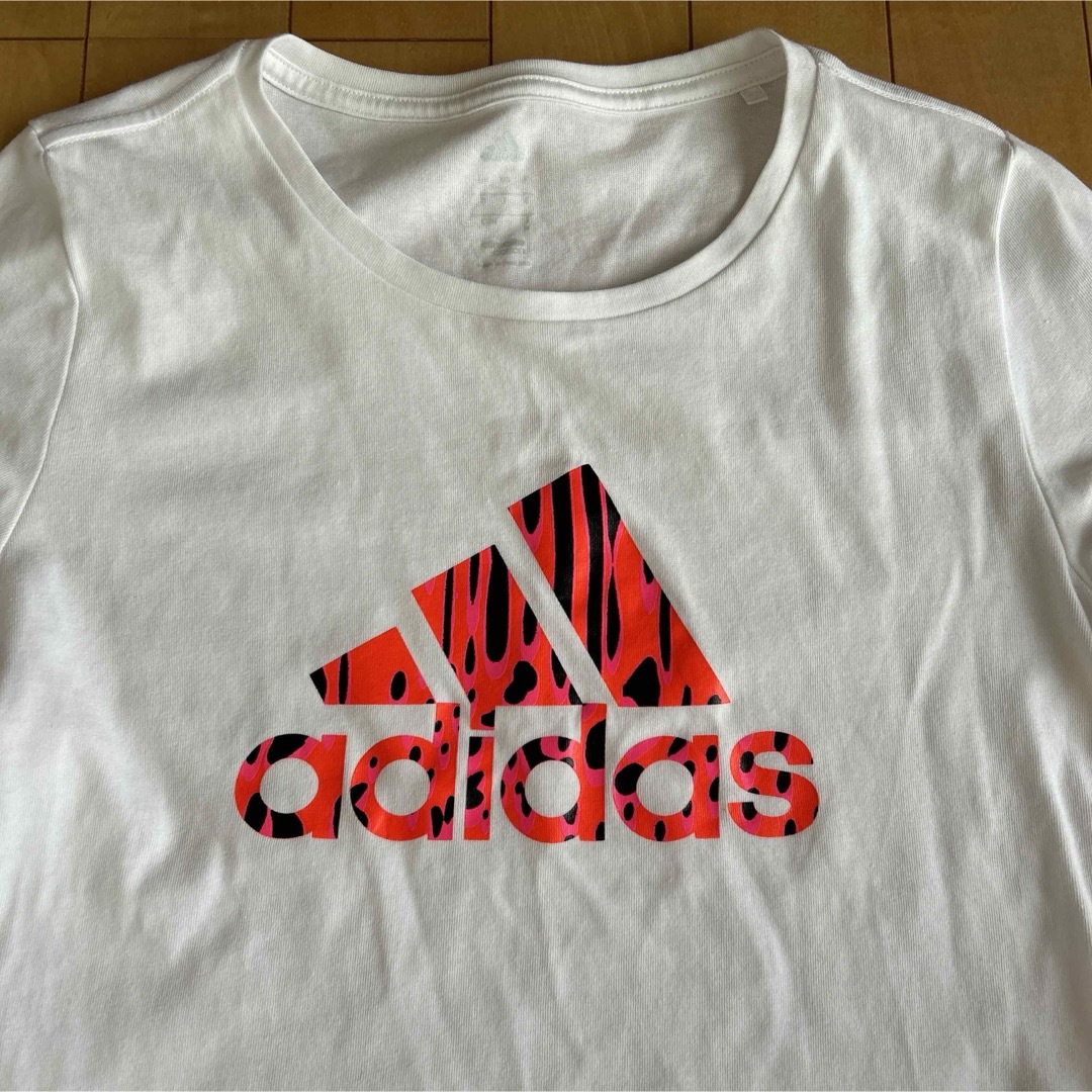 adidas(アディダス)のadidas レディース　Tシャツ　Mサイズ レディースのトップス(Tシャツ(半袖/袖なし))の商品写真