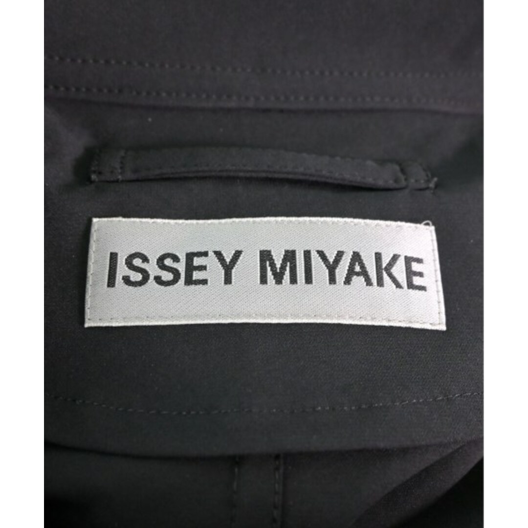 ISSEY MIYAKE(イッセイミヤケ)のISSEY MIYAKE イッセイミヤケ チェスターコート 2(M位) 黒 【古着】【中古】 レディースのジャケット/アウター(チェスターコート)の商品写真