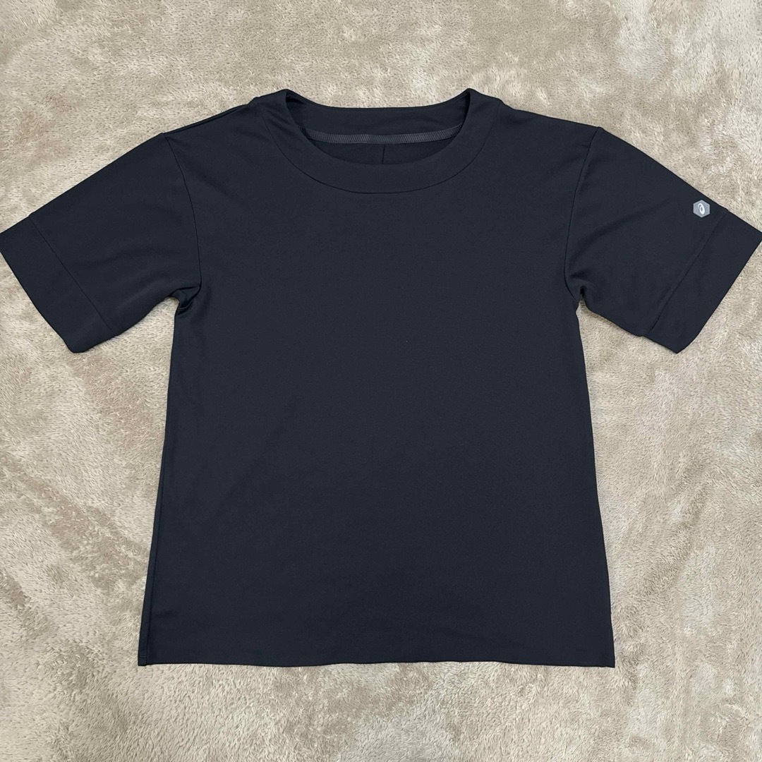 asics(アシックス)のasics アシックス　ラウンドネック　Tシャツ　黒 レディースのトップス(Tシャツ(半袖/袖なし))の商品写真