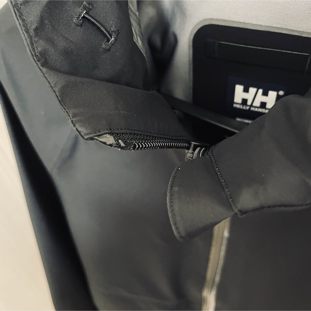 HELLY HANSEN(ヘリーハンセン)のヘリーハンセン レイン パーカー ジャケット ウィメンズ L  黒 ゴアテックス レディースのジャケット/アウター(ブルゾン)の商品写真