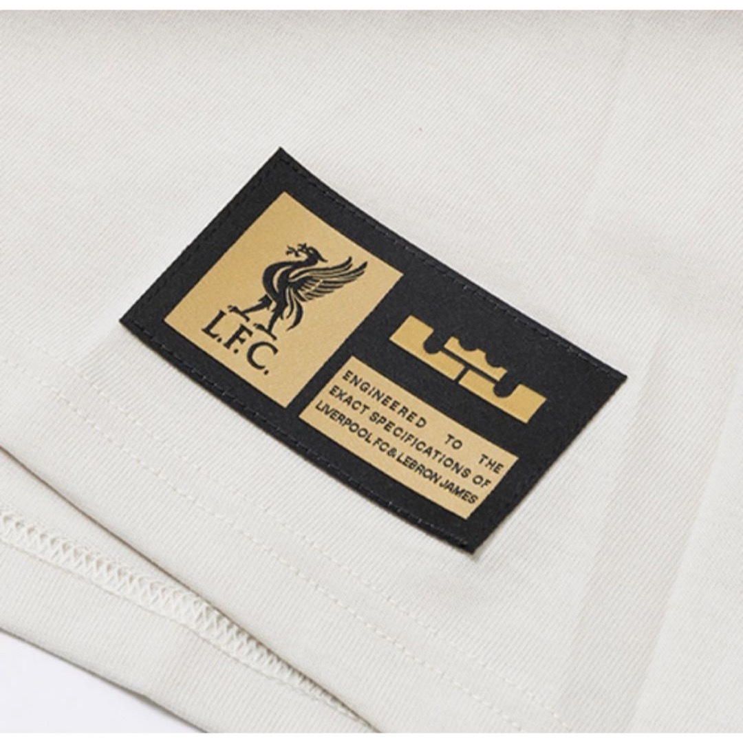 Jordan Brand（NIKE）(ジョーダン)の新品　リヴァプール   レブロン　Liverpool×LBJ ロンT XLサイズ メンズのトップス(Tシャツ/カットソー(七分/長袖))の商品写真