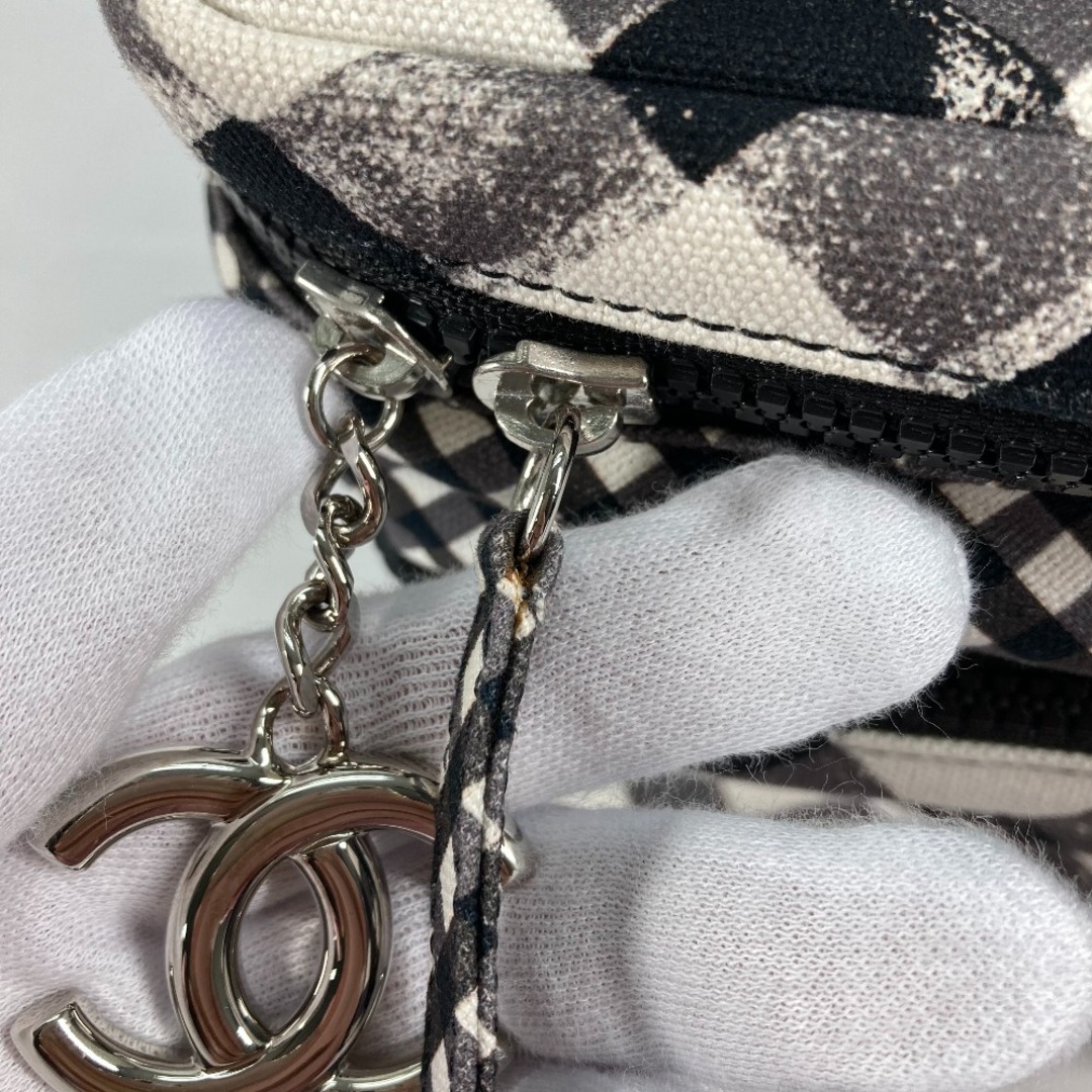 CHANEL(シャネル)のシャネル CHANEL チェック CC ココマーク カバン 肩掛け ハンドバッグ ショルダーバッグ キャンバス ホワイト レディースのバッグ(ショルダーバッグ)の商品写真