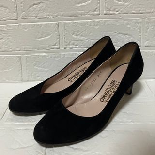 サルヴァトーレフェラガモ(Salvatore Ferragamo)のサルヴァトーレフェラガモ　スエードパンプス　size37 1/2 ブラック(ハイヒール/パンプス)