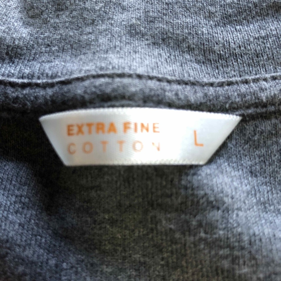 UNIQLO(ユニクロ)のユニクロ　エクストラファインコットンVネックTシャツLグレー レディースのトップス(Tシャツ(半袖/袖なし))の商品写真