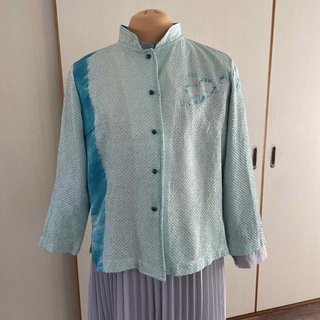 水色　絞りの　シャツ　ジャケット　アウター　リメイク　ハンドメイド(シャツ/ブラウス(長袖/七分))