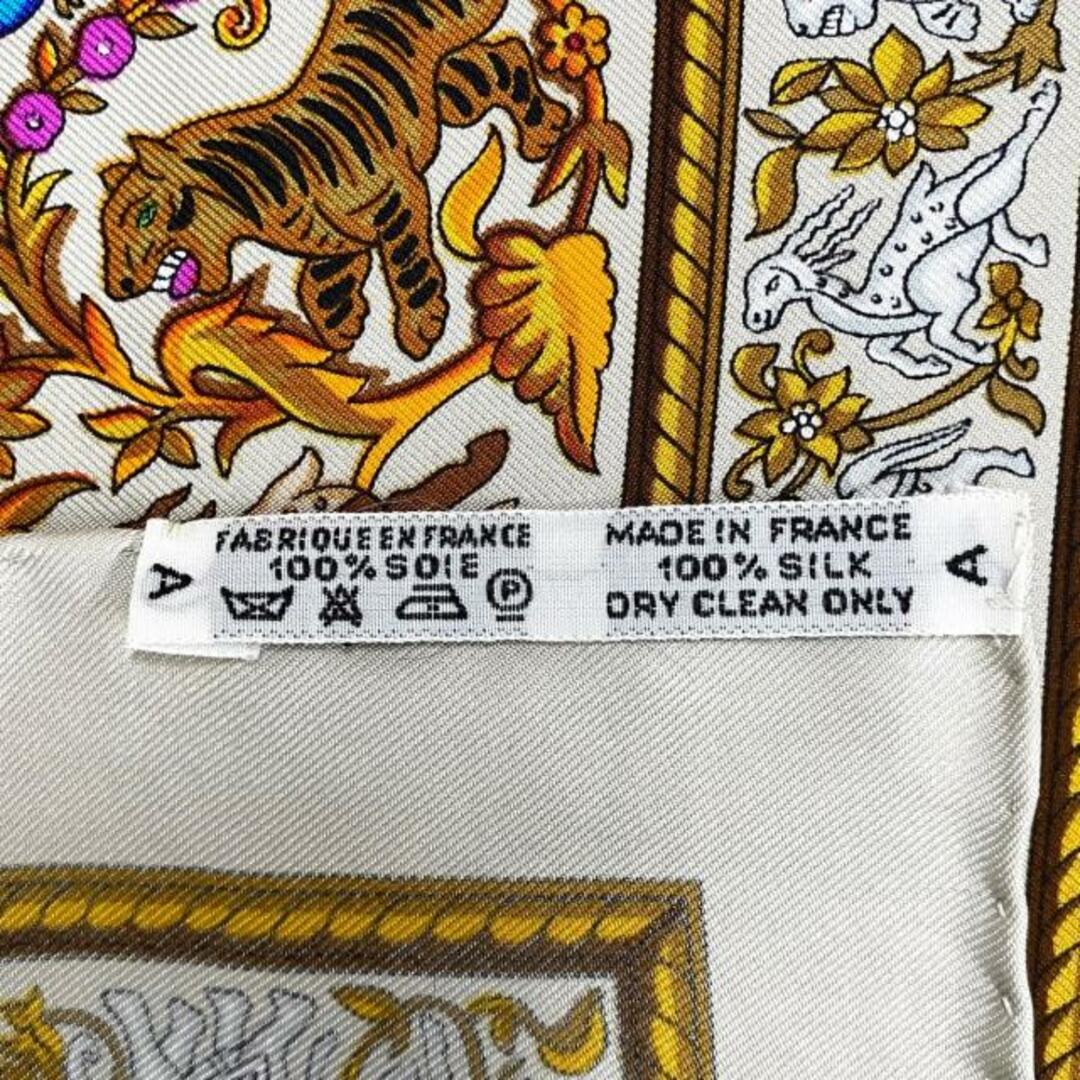 Hermes(エルメス)のHERMES(エルメス) スカーフ カレ90 ベージュ×オレンジ×マルチ CHASSE EN INDE レディースのファッション小物(バンダナ/スカーフ)の商品写真