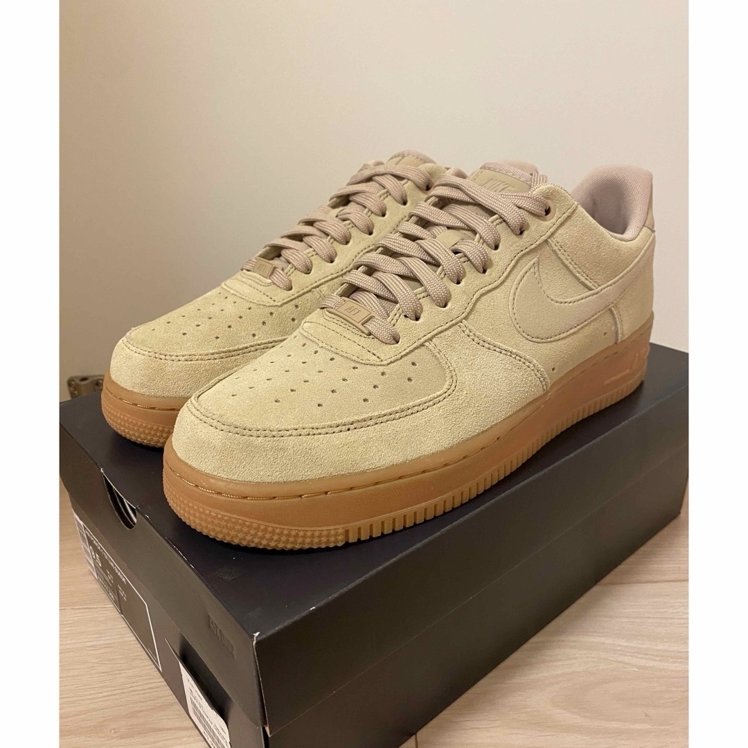 NIKE(ナイキ)の【完売品】NIKE AIR FORCE 1 '07 LV8 SUEDE MUSH メンズの靴/シューズ(スニーカー)の商品写真