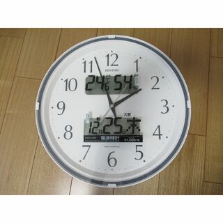 リズム社製　電波掛け時計　4FYA07SR03　新品未使用(掛時計/柱時計)
