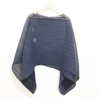 PLEATS PLEASE ISSEY MIYAKE - PLEATS PLEASE(プリーツプリーズ) ポンチョ レディース - ネイビー プリーツ/春/秋