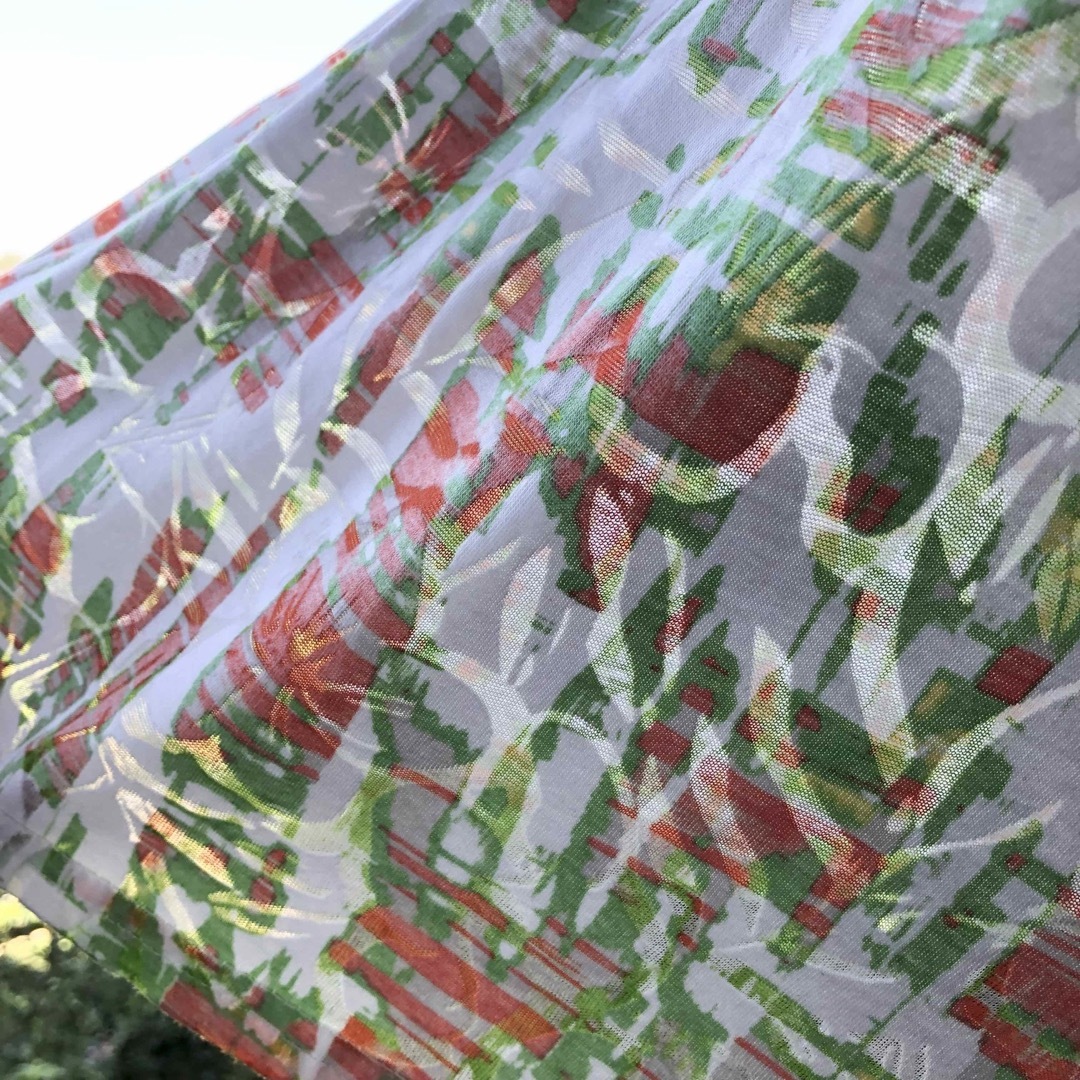 【BONITA】花柄　部分シアー　綿60%カットソー　（株）サンロマン レディースのトップス(カットソー(半袖/袖なし))の商品写真