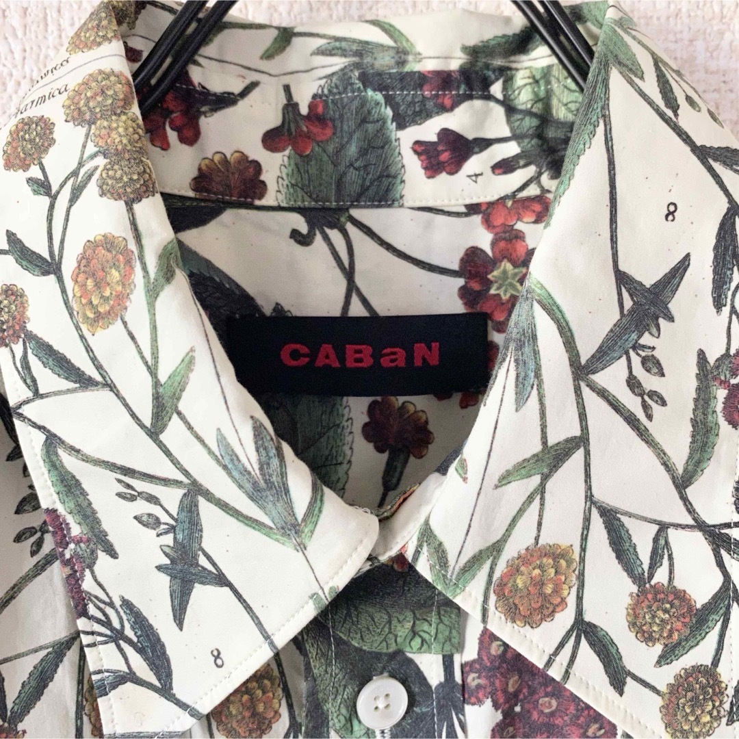 CABaN コットン パレルモフラワープリントレギュラーシャツ S ホワイト レディースのトップス(シャツ/ブラウス(長袖/七分))の商品写真