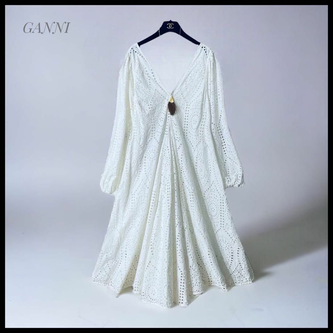 【GANNI】 美品  Vネック  ボリュームフレアカットワークドレス レディースのワンピース(ロングワンピース/マキシワンピース)の商品写真