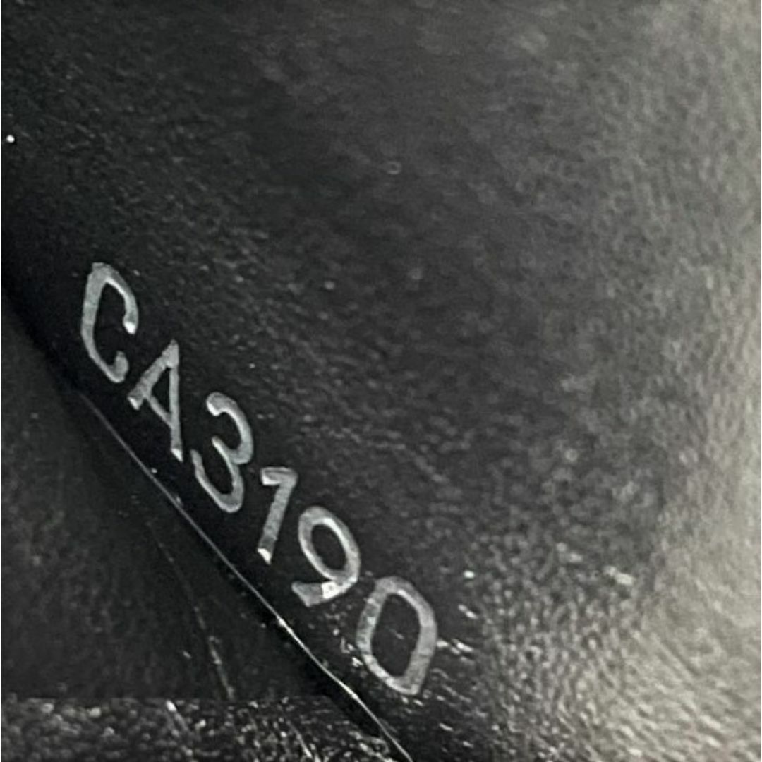 LOUIS VUITTON(ルイヴィトン)の■ルイ ヴィトン■ユタ ジッピー オーガナイザー ラウンド 長財布 M97026 メンズのファッション小物(長財布)の商品写真