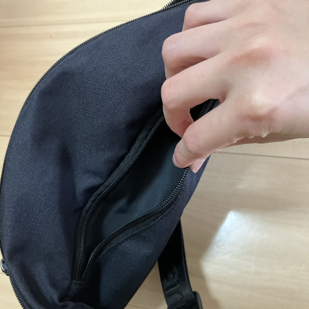 anello(アネロ)の黒のショルダーバッグ レディースのバッグ(ショルダーバッグ)の商品写真