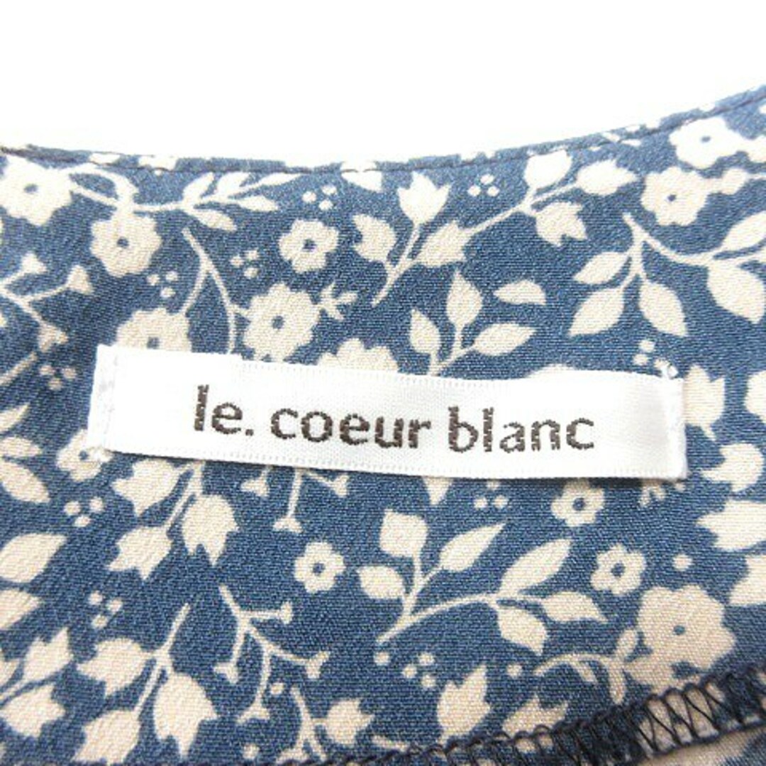 le.coeur blanc(ルクールブラン)のルクールブラン le.coeur blanc ブラウス 花柄 半袖 38 青 レディースのトップス(シャツ/ブラウス(半袖/袖なし))の商品写真