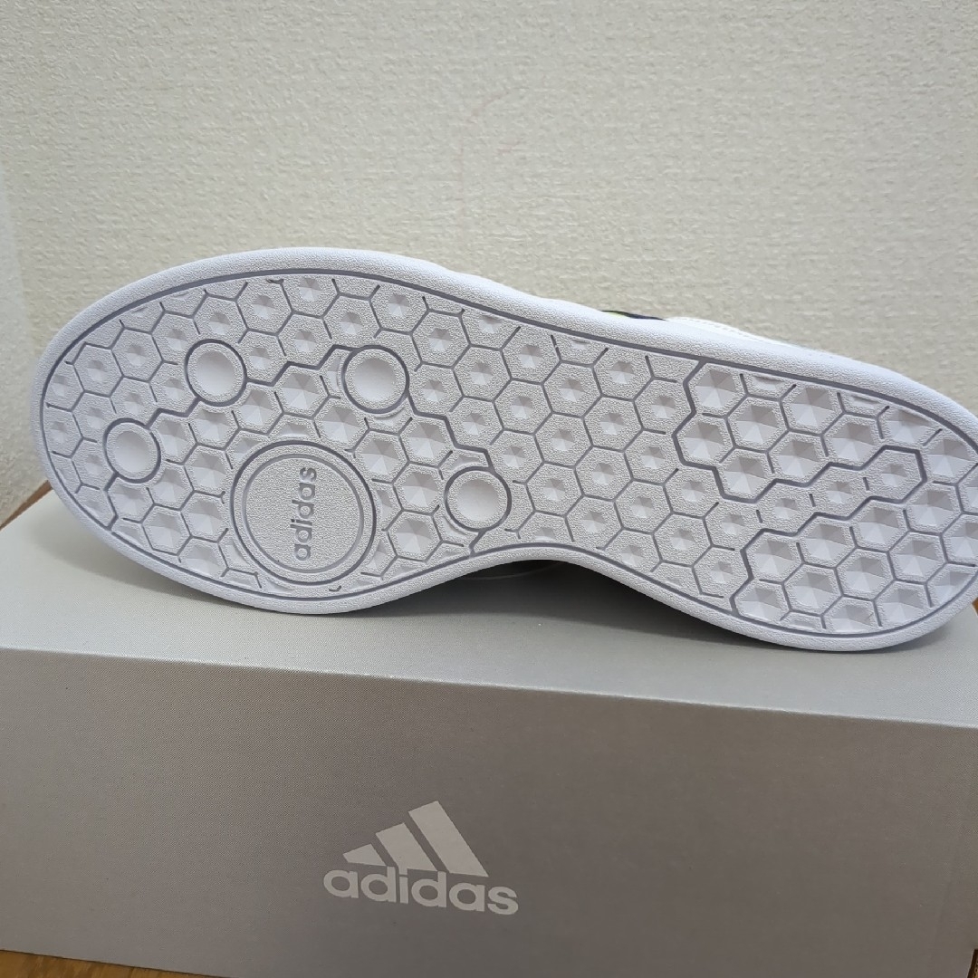 adidas(アディダス)のadidas BREAKNET PLUS M GW5591 メンズ スニーカー メンズの靴/シューズ(スニーカー)の商品写真
