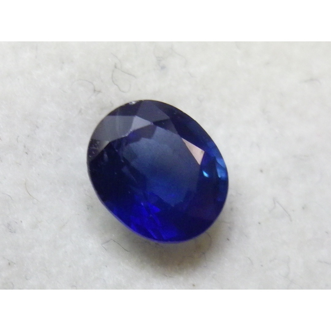 ロイヤルブルーカラー サファイア 0.736 ct スリランカ産出