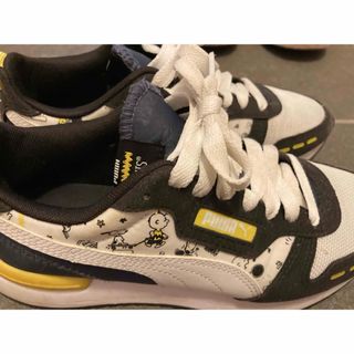 プーマ(PUMA)のPUMA スヌーピー　スニーカー　23.5(スニーカー)