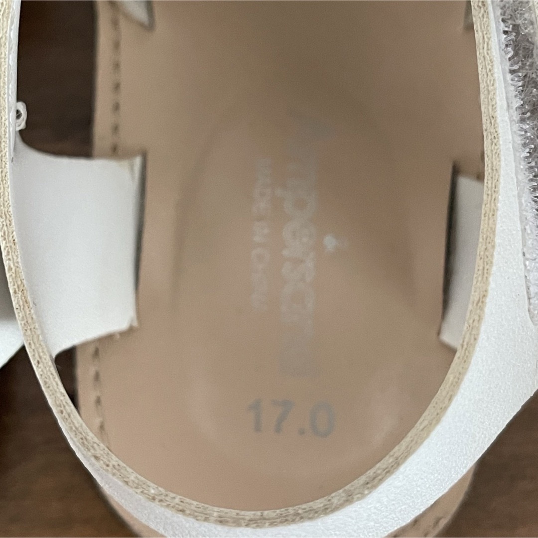 キッズ　サンダル　　白　女の子　17㎝ キッズ/ベビー/マタニティのキッズ靴/シューズ(15cm~)(サンダル)の商品写真