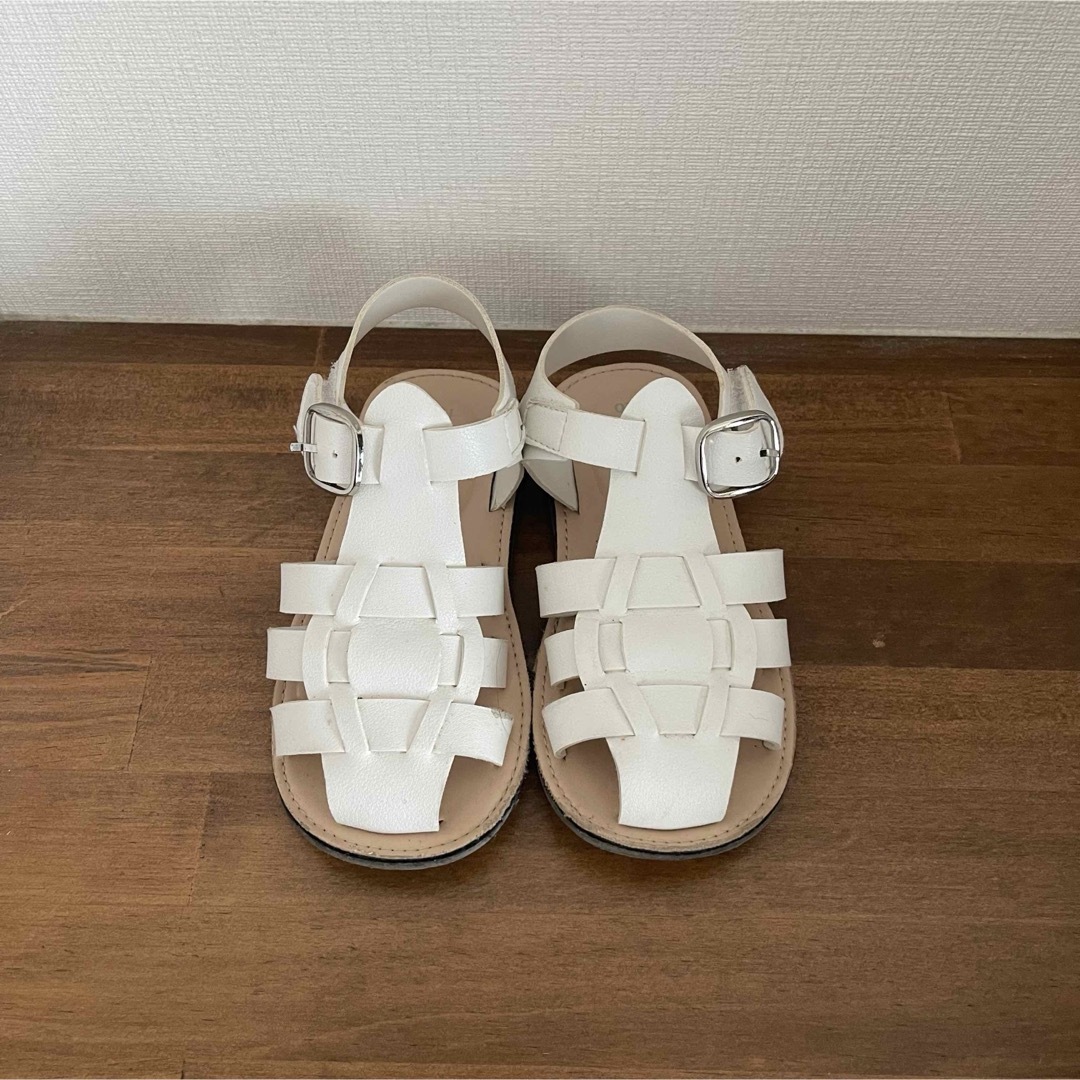キッズ　サンダル　　白　女の子　17㎝ キッズ/ベビー/マタニティのキッズ靴/シューズ(15cm~)(サンダル)の商品写真