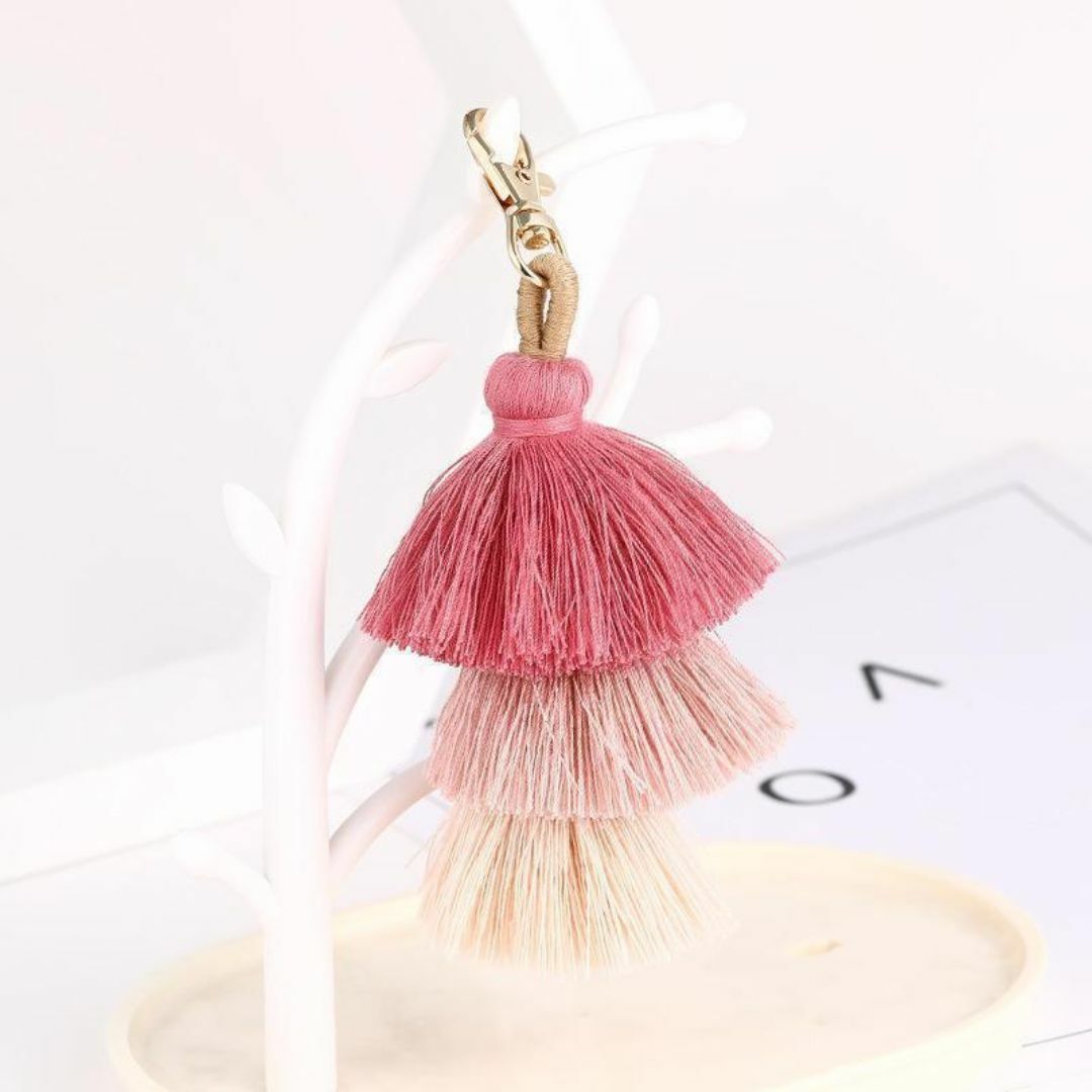ピンク タッセル チャーム  キーホルダー カゴ バッグ レディースのファッション小物(キーホルダー)の商品写真