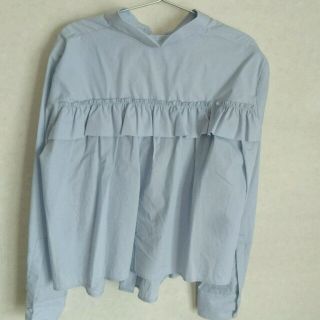 エイチアンドエム(H&M)のH&M フリルシャツ サイズ38(シャツ/ブラウス(長袖/七分))