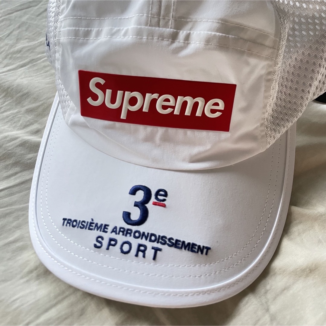 Supreme(シュプリーム)のSupreme Mesh Side Panel Camp Cap "White" メンズの帽子(キャップ)の商品写真