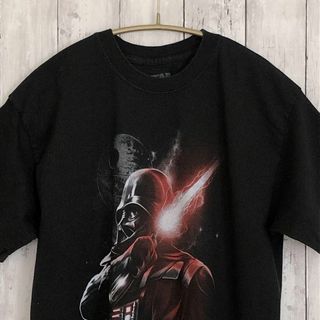 スターウオーズ　100％コットンシャツ　ダースベイダー　サイズＭ　黒ブラック古着(Tシャツ/カットソー(半袖/袖なし))