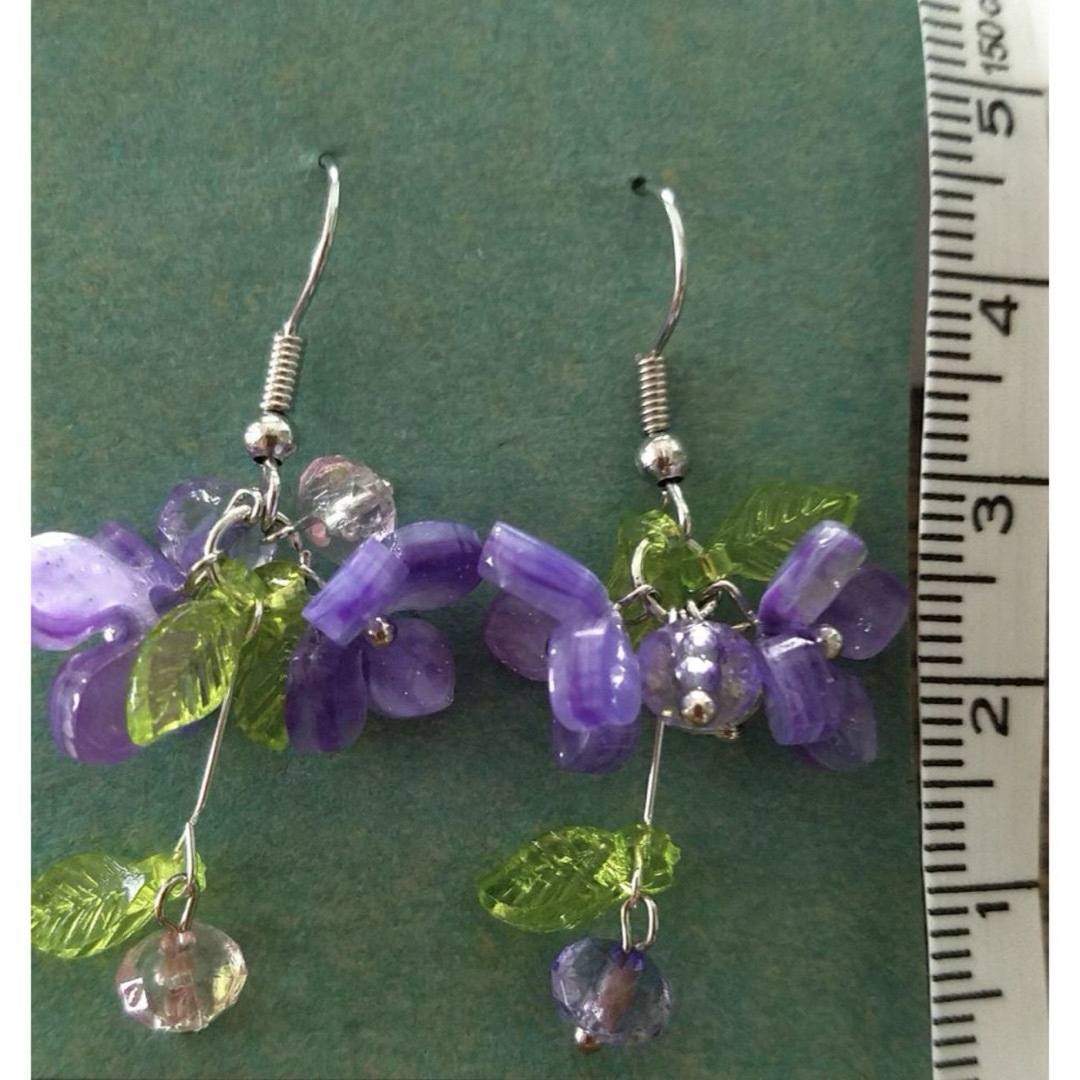 むらさきの紫陽花のピアス　サージカルステンレス　イヤリング　チャーム変更可能 ハンドメイドのアクセサリー(ピアス)の商品写真