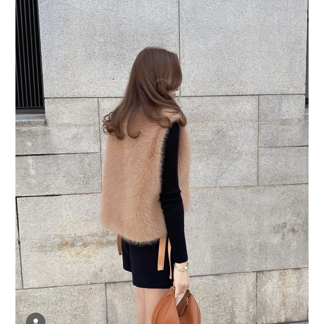 Drawer(ドゥロワー)の新品♡esmok♡ファー♡side ribbon fur vest♡ レディースのトップス(ベスト/ジレ)の商品写真