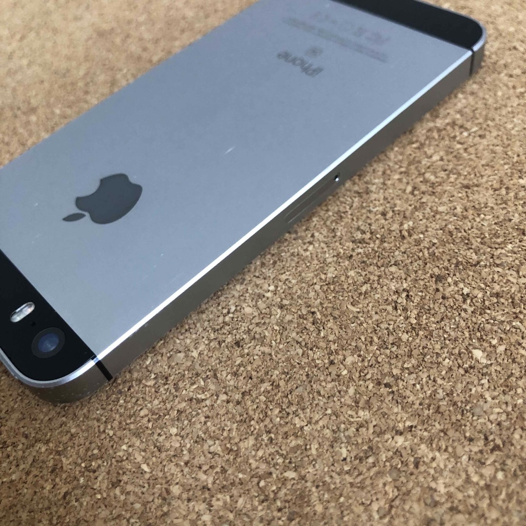 iPhone(アイフォーン)の9342【早い者勝ち】電池良好☆iPhoneSE 32GB SIMフリー☆ スマホ/家電/カメラのスマートフォン/携帯電話(スマートフォン本体)の商品写真